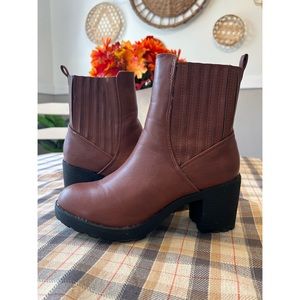 Chase + Chloe Leo Lug Sole Booties - 8